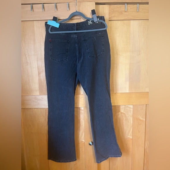 BDG High-waisted Comfort Stretch Black Jeans - Picture 4 of 8